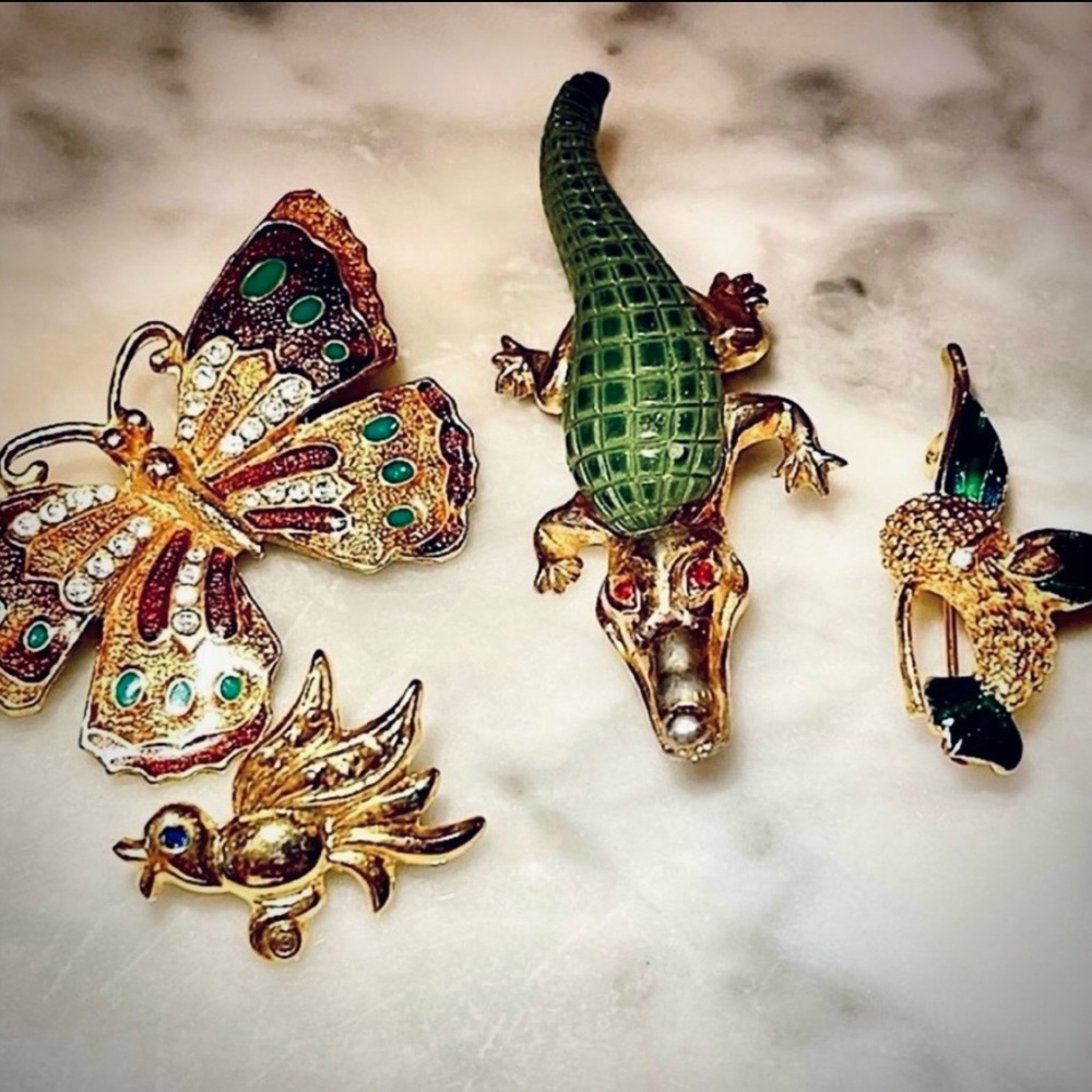 Vintage Lot Brooches Pins Butterfly, Alligator, Hummingbird, & Bird - lot of 4
